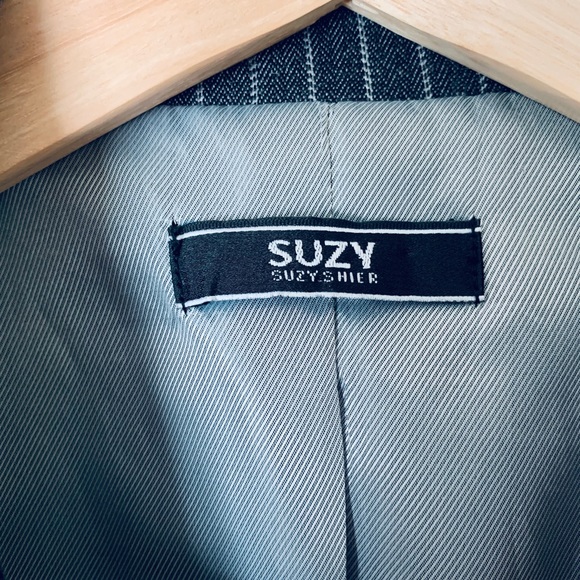 Suzy Shier Double Lapel Grey Pinstripe Blazer - Picture 11 of 16
